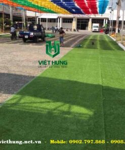 Thi công lắp đặt thảm cỏ nhân tạo sân vườn