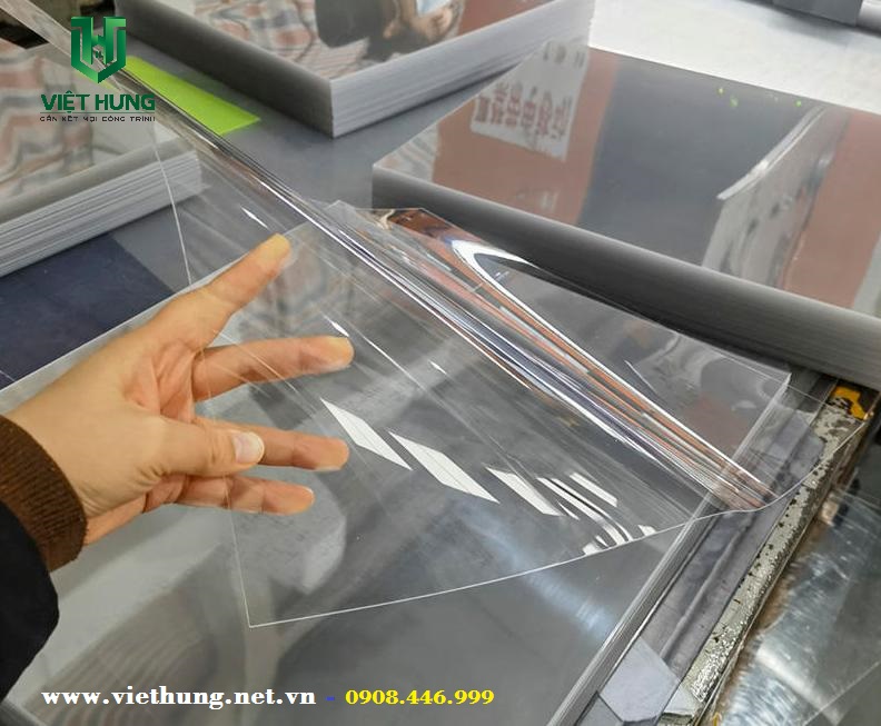 Tấm nhựa PET cứng trong kính giá rẻ